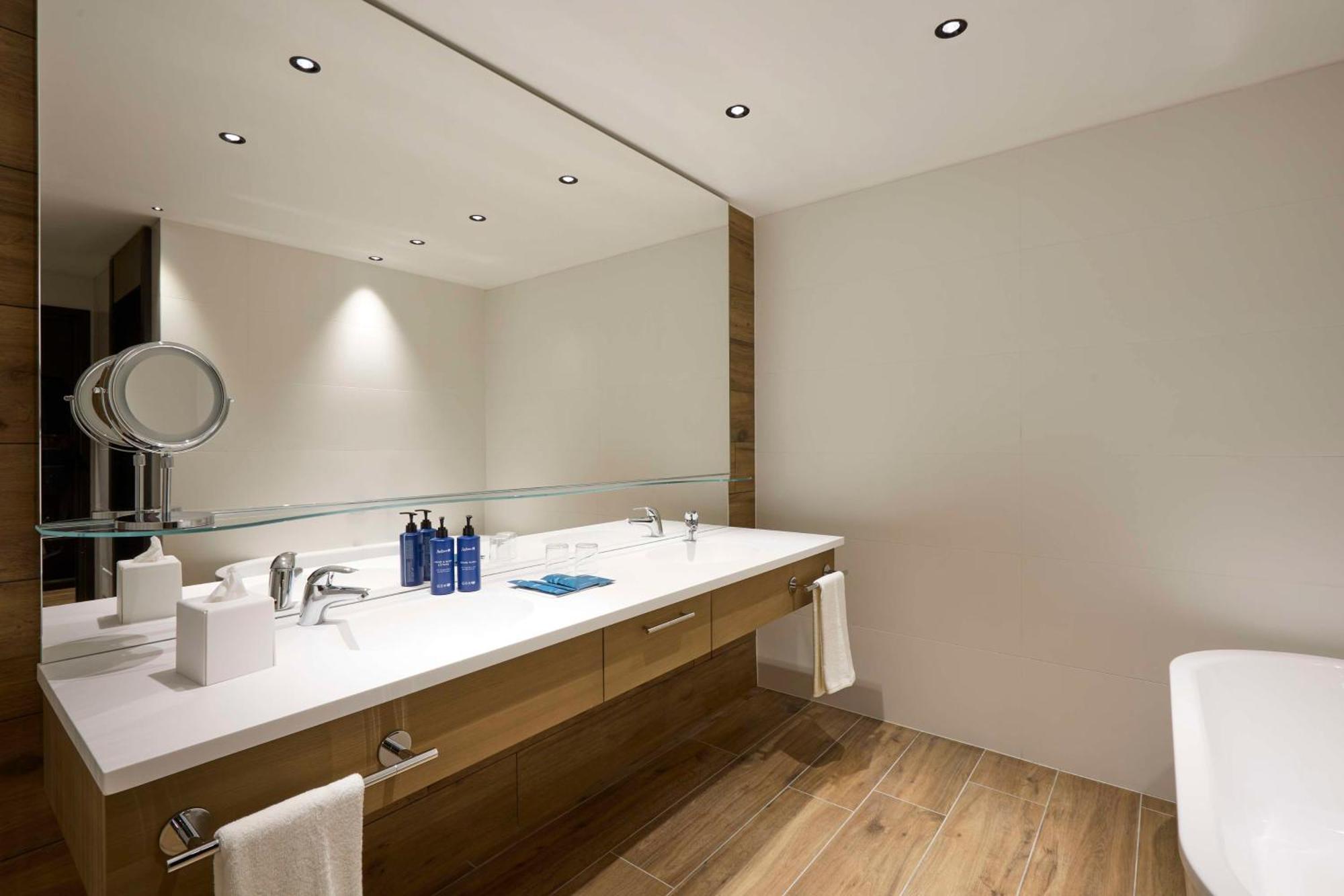 Radisson Blu Hotel, Bergamo Choruslife Экстерьер фото