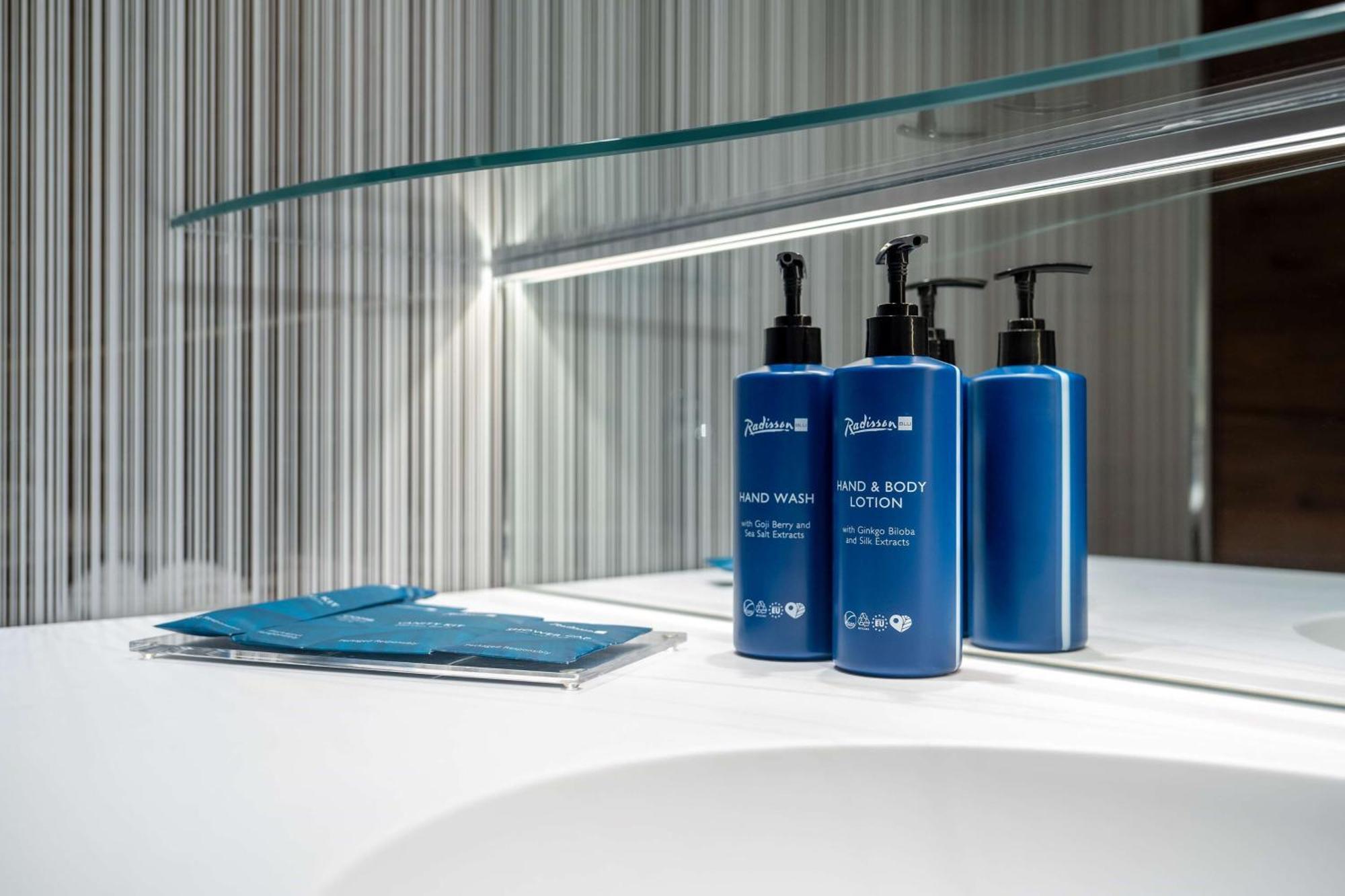 Radisson Blu Hotel, Bergamo Choruslife Экстерьер фото